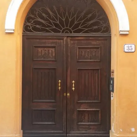 公寓 Little Tower Over The Roofs 摩德纳