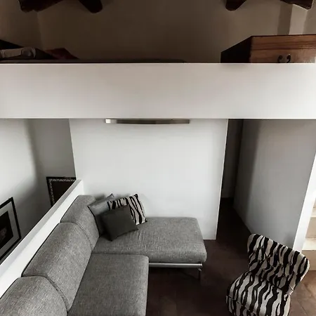 Apartment Little Tower Over The Roofs