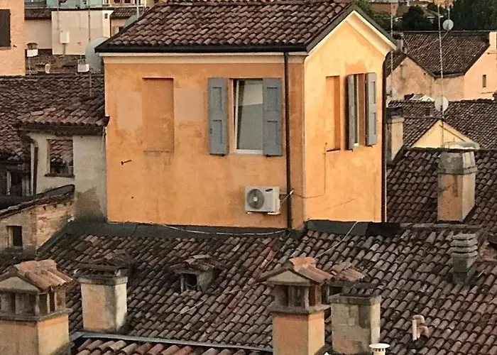 Διαμέρισμα Little Tower Over The Roofs *